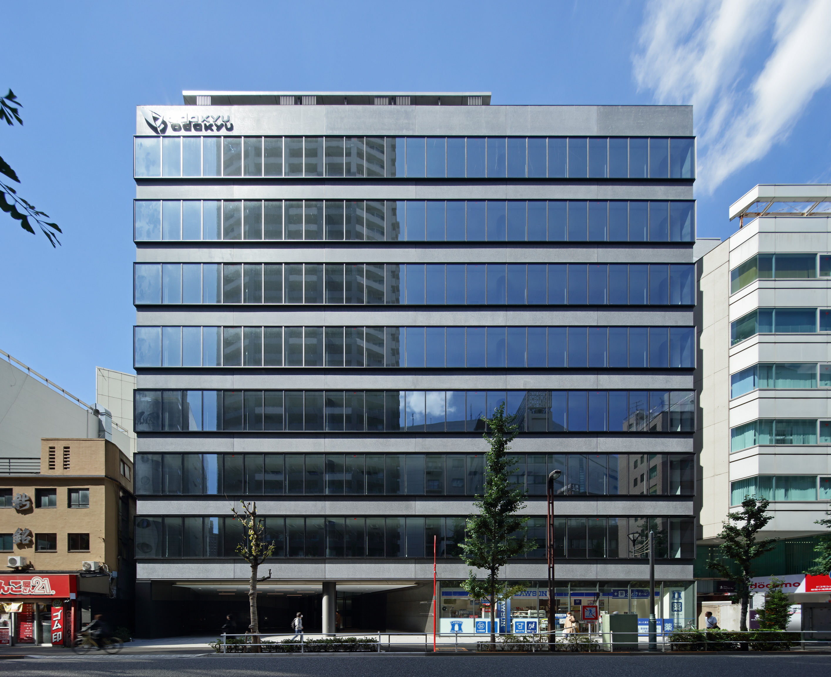 小田急不動産管理オフィスビル外観